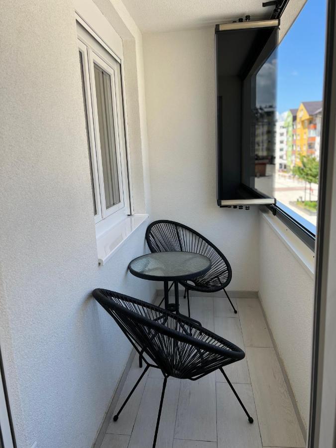 Stan Na Dan Viktor-Lukavica Apartment SJJ Exterior foto