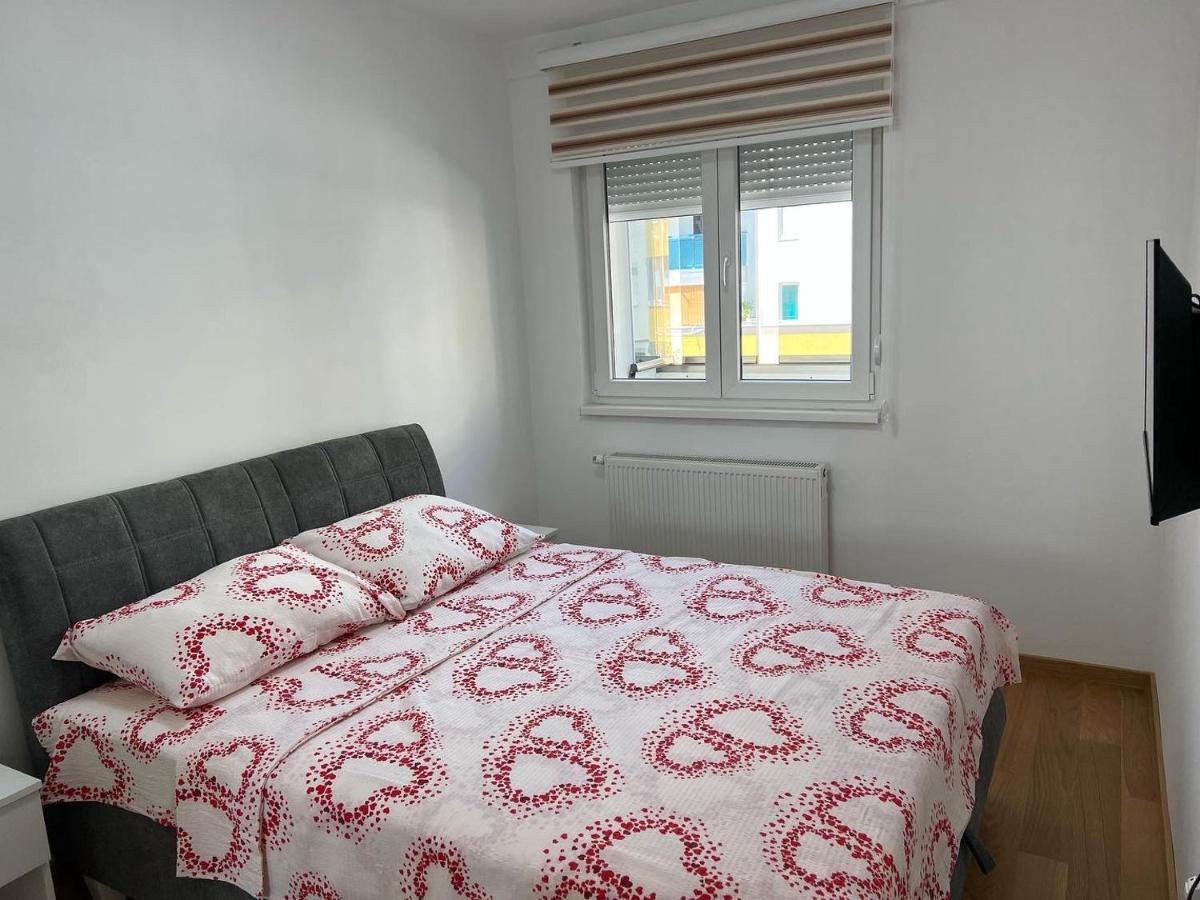 Stan Na Dan Viktor-Lukavica Apartment SJJ Exterior foto
