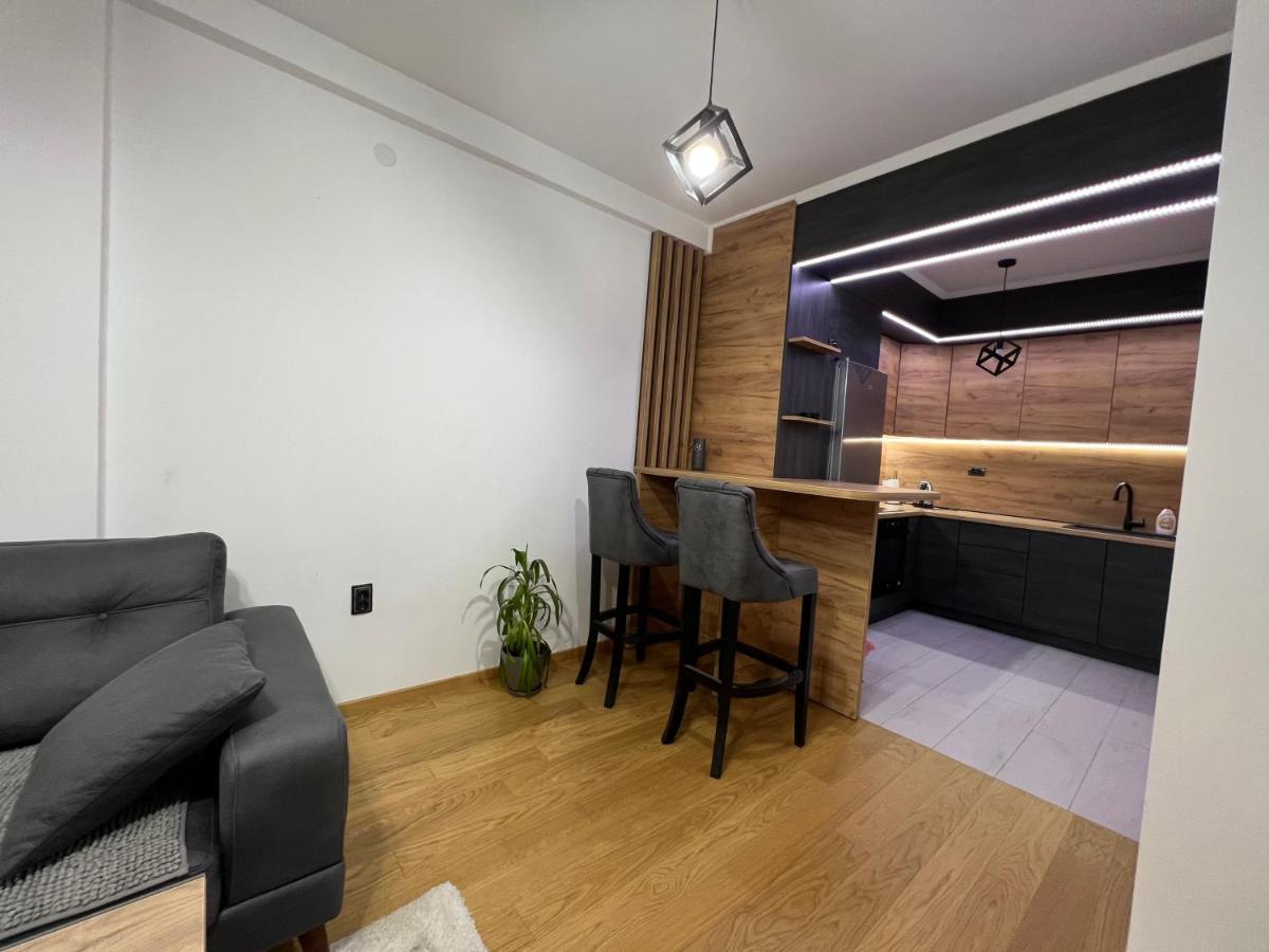Stan Na Dan Viktor-Lukavica Apartment SJJ Exterior foto